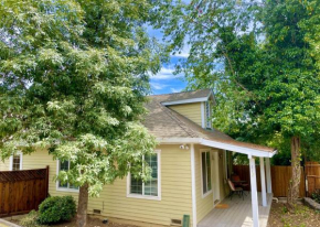 Charming Downtown Cottage